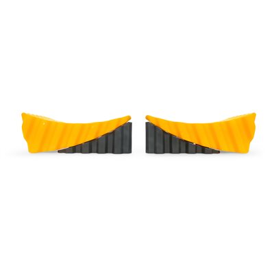 Leveling Block; Used To Level Single Axle/ Tandem Axle Trailers Or RV While Parked; Curved Style With Wheel Chock; Adds Up To 4 Inch Height; 30000 Pound Capacity; Plastic Honeycomb Design Leveler And Plastic Chock With Rubber Grips; Set Of 2 Levelers And 2 Wheel Chocks