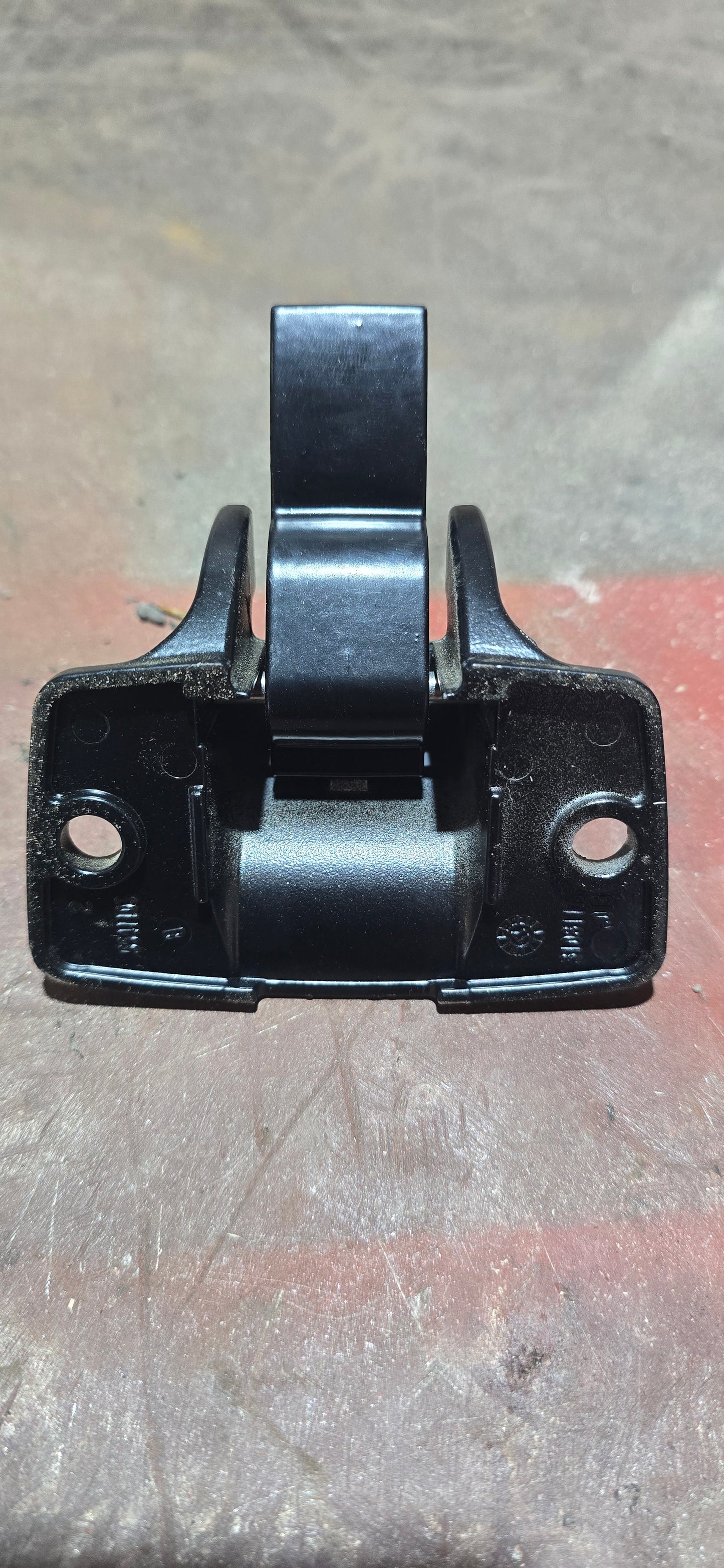 Used Dometic Awning Bottom Mounting Bracket 3314067.004M
