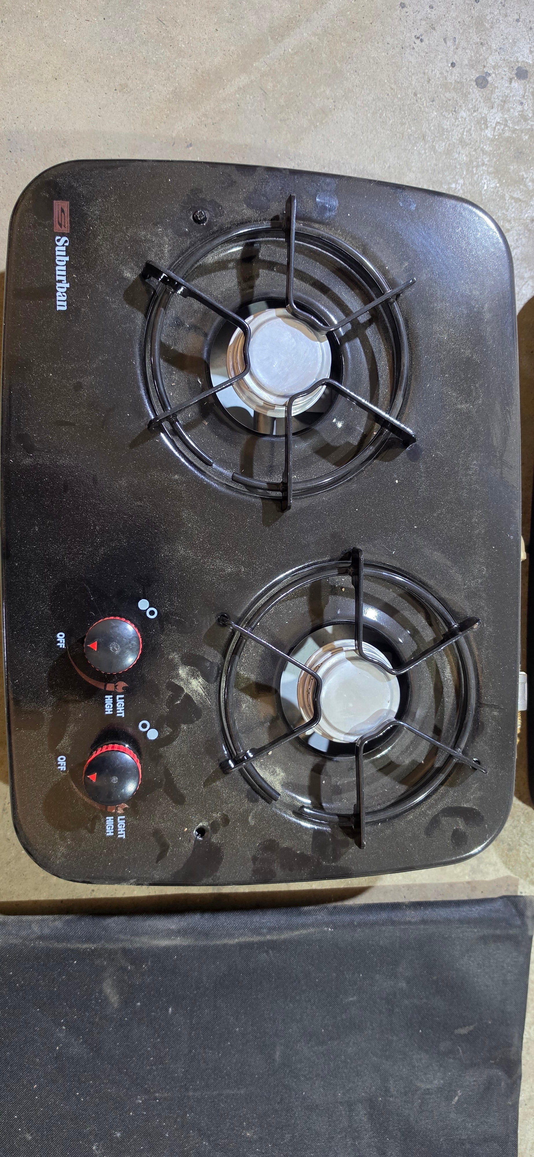 Suburban SDN2U Drop In Stove Top With Lid