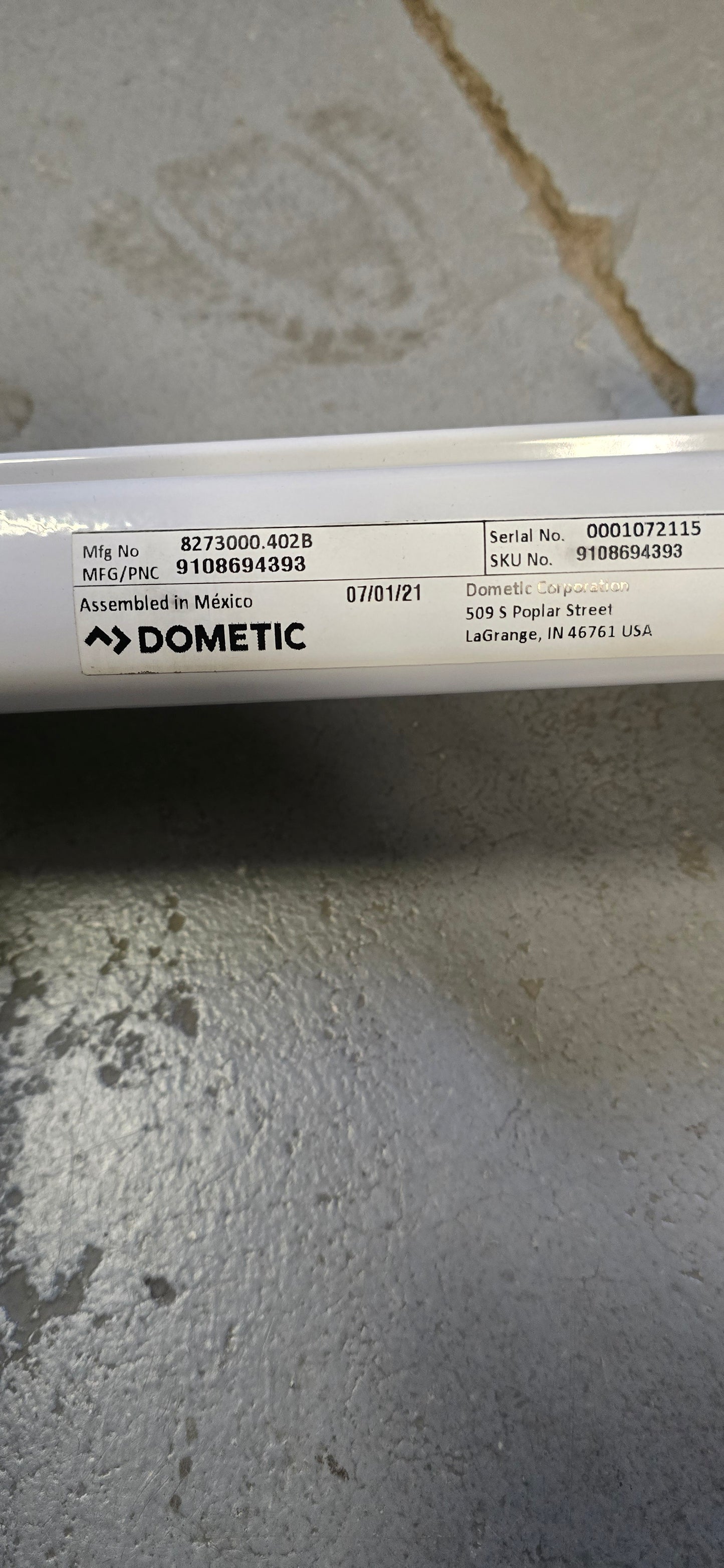 Dometic 8273000.402B Universal Plus Polar White Short Hardware